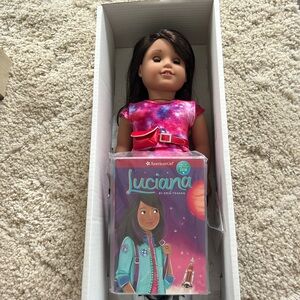 AMERICAN GIRL DOLL